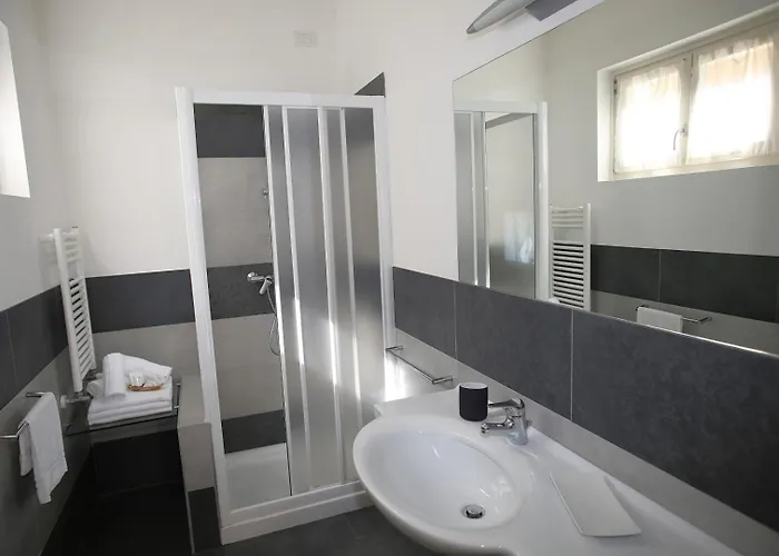 Cascina Nel Bosco 카노비오