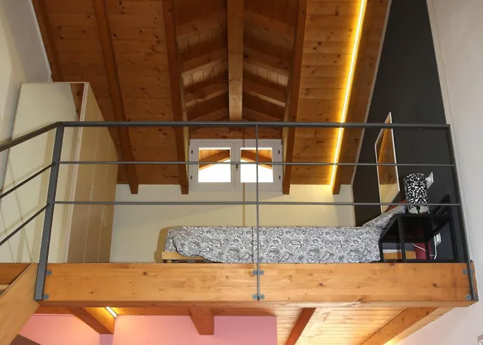 Cascina Nel Bosco 카노비오