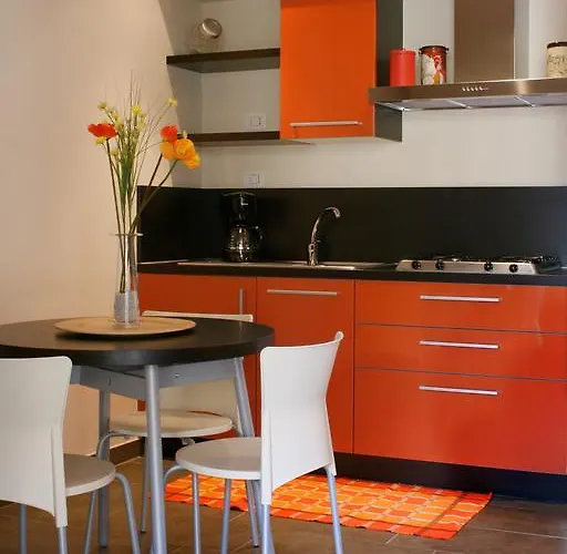 Cascina Nel Bosco 카노비오